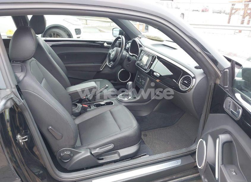 Photo 5 of 2013 Volkswagen Beetle 2.5L (VIN 3VWJP7AT1DM612032)