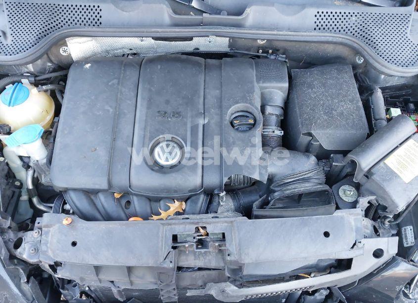 Photo 10 of 2013 Volkswagen Beetle 2.5L/2.5L FENDER EDITION (VIN 3VWJP7AT1DM657195)