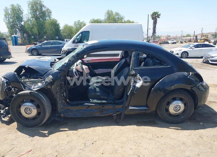 Photo 14 of 2013 Volkswagen Beetle 2.5L (VIN 3VWJP7AT2DM670635)