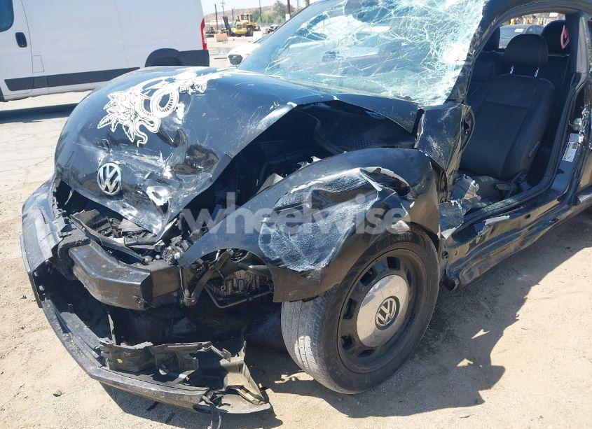 Photo 6 of 2013 Volkswagen Beetle 2.5L (VIN 3VWJP7AT2DM670635)