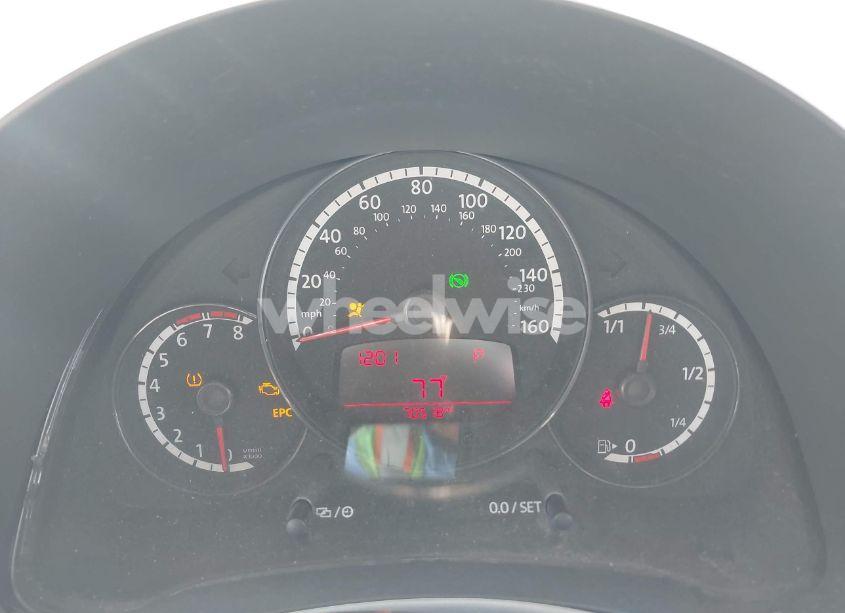 Photo 7 of 2013 Volkswagen Beetle 2.5L (VIN 3VWJP7AT2DM670635)