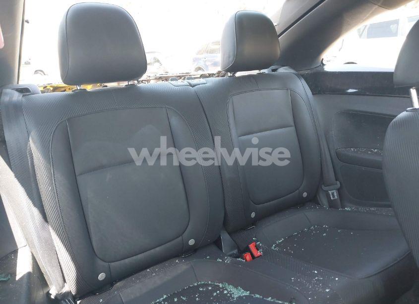 Photo 8 of 2013 Volkswagen Beetle 2.5L (VIN 3VWJP7AT2DM670635)