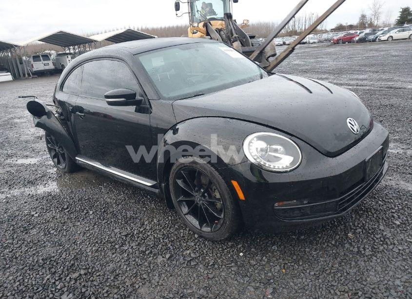 2014 Volkswagen Beetle 2.5L (VIN 3VWJP7AT3EM608906) main photo