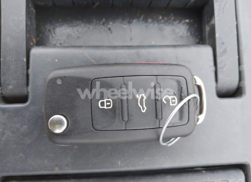 Photo 11 of 2014 Volkswagen Beetle 2.5L (VIN 3VWJP7AT3EM608906)