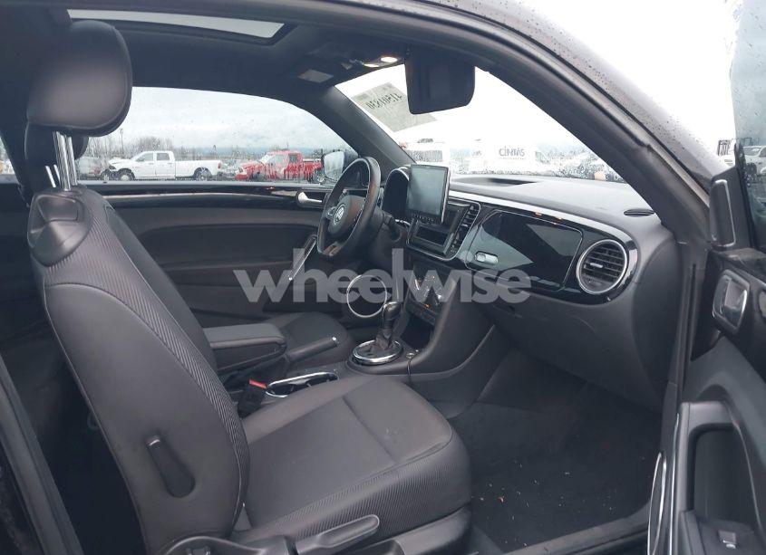 Photo 5 of 2014 Volkswagen Beetle 2.5L (VIN 3VWJP7AT3EM608906)