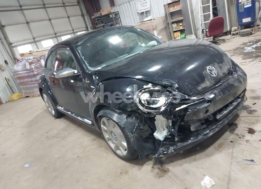 2013 Volkswagen Beetle 2.5L FENDER EDITION (VIN 3VWJP7AT5DM676946) main photo