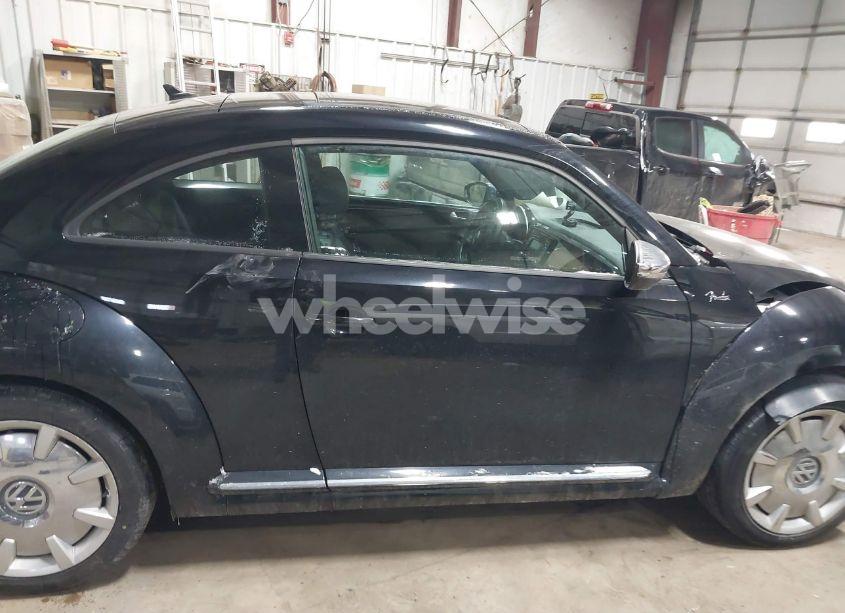 Photo 13 of 2013 Volkswagen Beetle 2.5L FENDER EDITION (VIN 3VWJP7AT5DM676946)