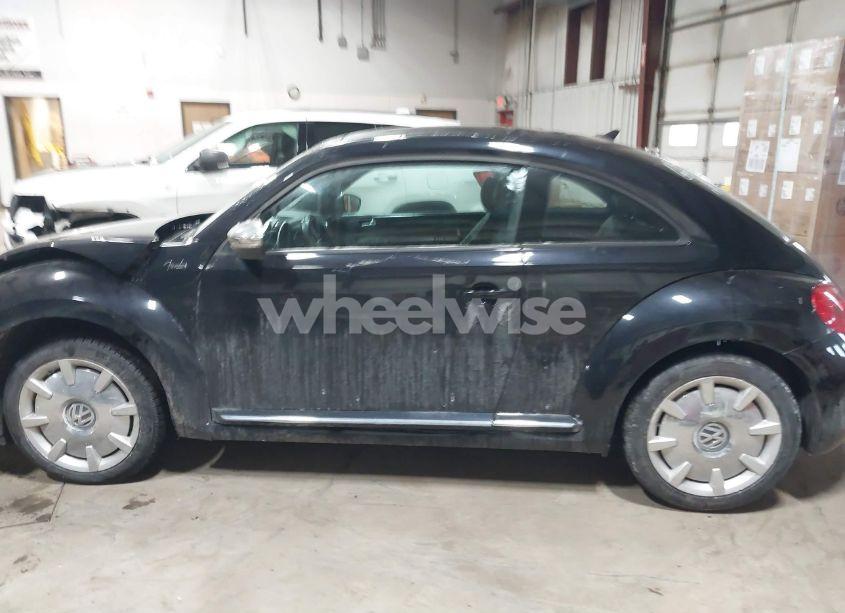 Photo 14 of 2013 Volkswagen Beetle 2.5L FENDER EDITION (VIN 3VWJP7AT5DM676946)