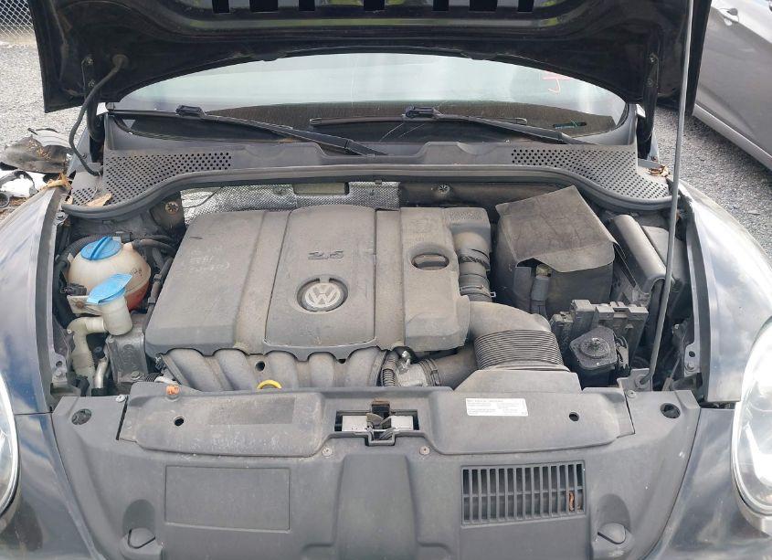 Photo 10 of 2013 Volkswagen Beetle 2.5L FENDER EDITION (VIN 3VWJP7AT6DM682271)