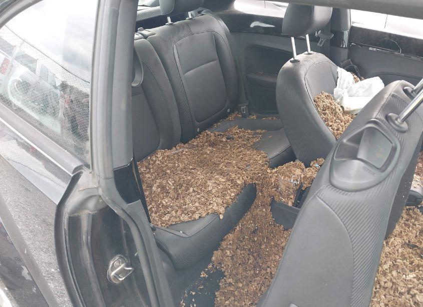 Photo 8 of 2013 Volkswagen Beetle 2.5L FENDER EDITION (VIN 3VWJP7AT6DM682271)