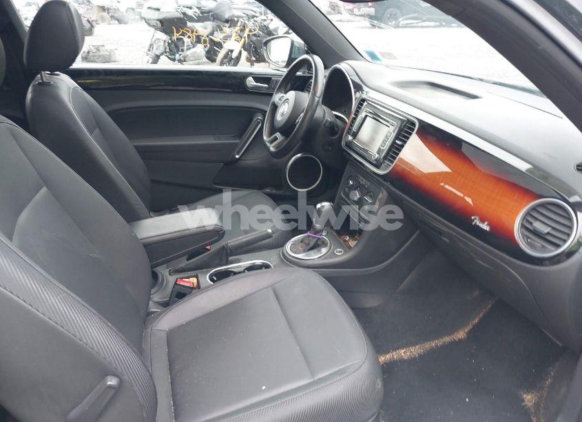 Photo 5 of 2013 Volkswagen Beetle N/A (VIN 3VWJP7AT6DM687633)