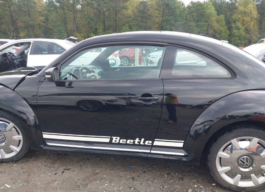 Photo 14 of 2013 Volkswagen Beetle 2.5L (VIN 3VWJP7AT7DM602850)