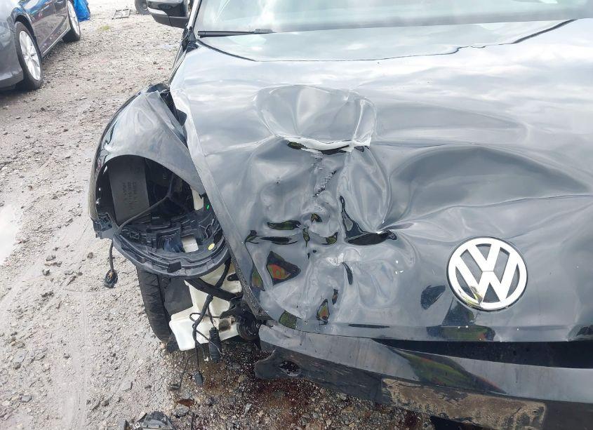 Photo 18 of 2013 Volkswagen Beetle 2.5L (VIN 3VWJP7AT7DM602850)