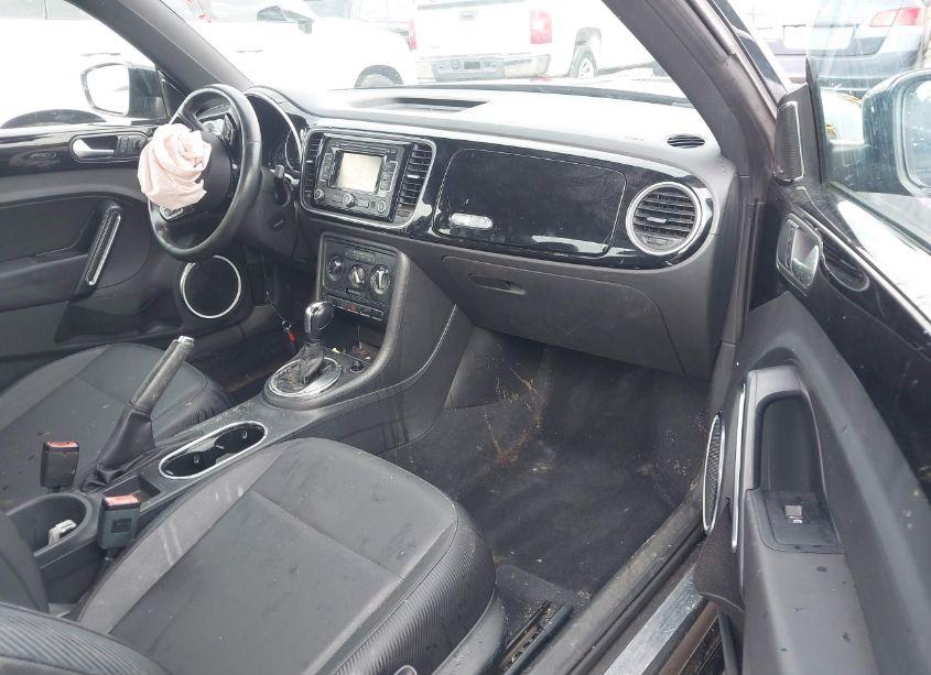 Photo 5 of 2013 Volkswagen Beetle 2.5L (VIN 3VWJP7AT7DM602850)
