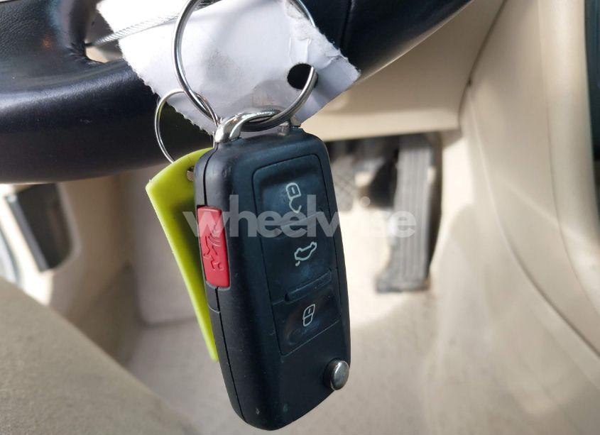 Photo 11 of 2014 Volkswagen Beetle 2.5L (VIN 3VWJP7AT8EM611560)