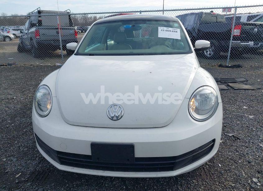 Photo 13 of 2014 Volkswagen Beetle 2.5L (VIN 3VWJP7AT8EM611560)