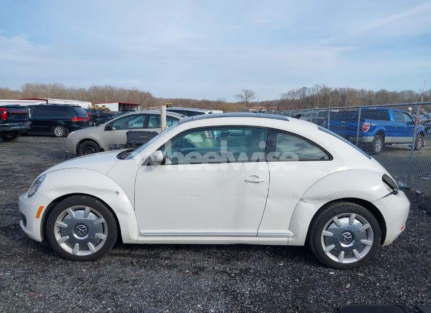 Photo 15 of 2014 Volkswagen Beetle 2.5L (VIN 3VWJP7AT8EM611560)