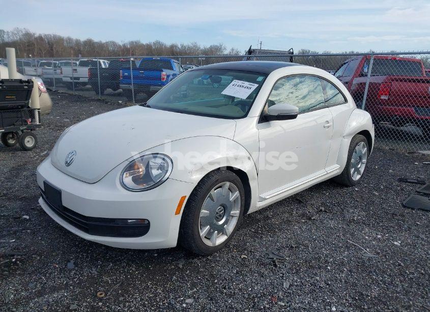 Photo 2 of 2014 Volkswagen Beetle 2.5L (VIN 3VWJP7AT8EM611560)