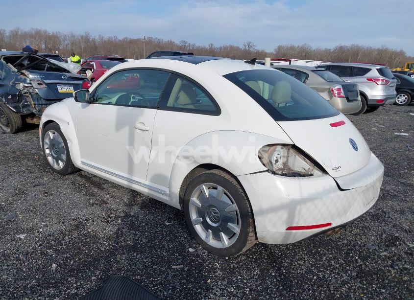 Photo 3 of 2014 Volkswagen Beetle 2.5L (VIN 3VWJP7AT8EM611560)