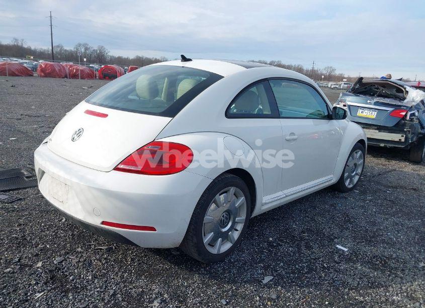 Photo 4 of 2014 Volkswagen Beetle 2.5L (VIN 3VWJP7AT8EM611560)