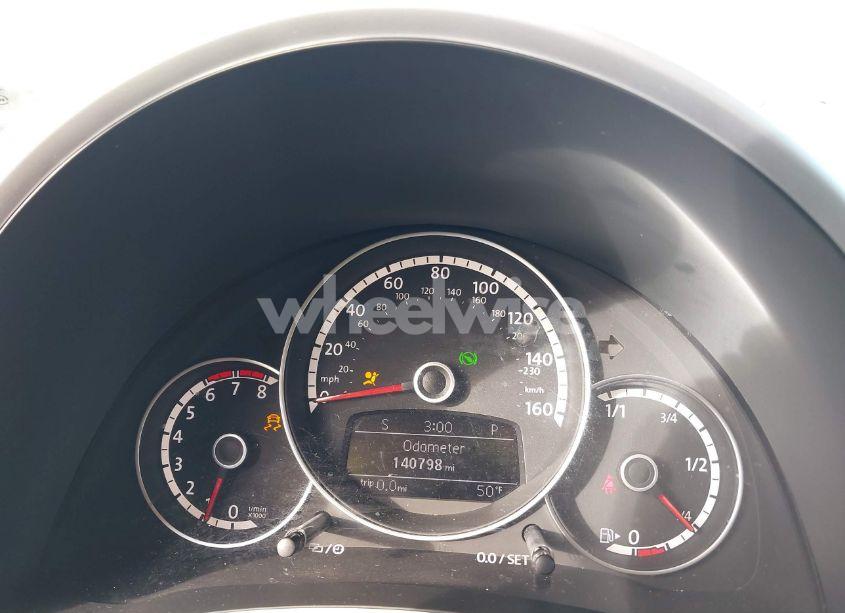 Photo 7 of 2014 Volkswagen Beetle 2.5L (VIN 3VWJP7AT8EM611560)