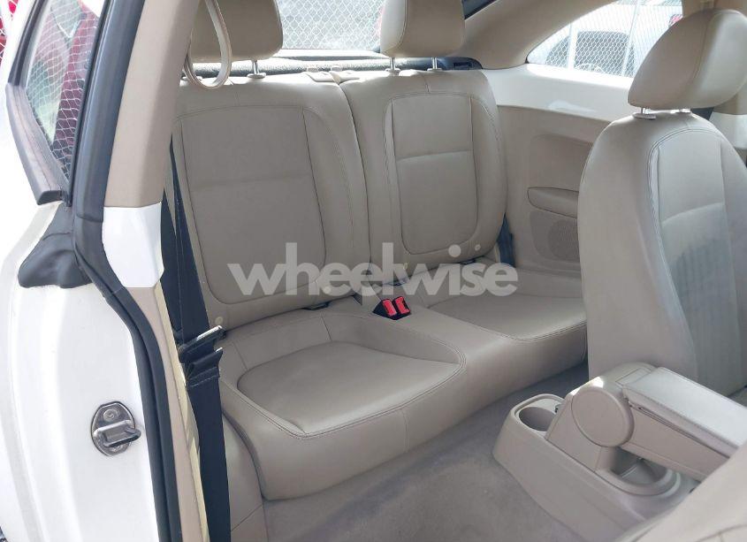 Photo 8 of 2014 Volkswagen Beetle 2.5L (VIN 3VWJP7AT8EM611560)