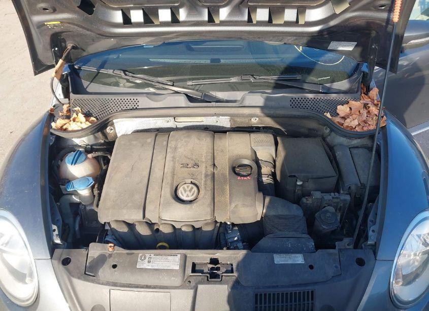 Photo 10 of 2013 Volkswagen Beetle 2.5L (VIN 3VWJP7AT9DM689067)