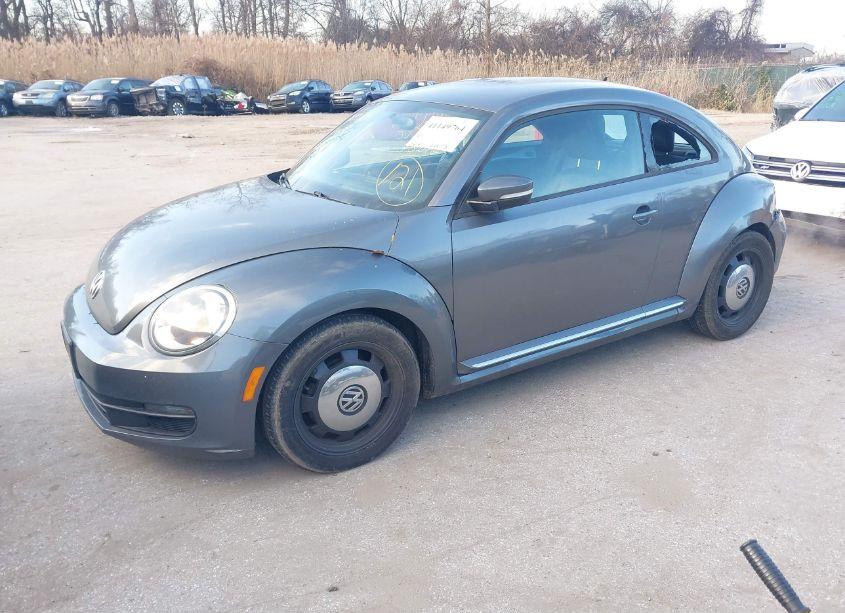 Photo 2 of 2013 Volkswagen Beetle 2.5L (VIN 3VWJP7AT9DM689067)
