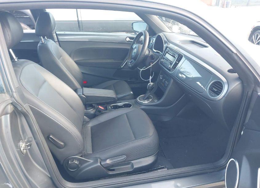 Photo 5 of 2013 Volkswagen Beetle 2.5L (VIN 3VWJP7AT9DM689067)