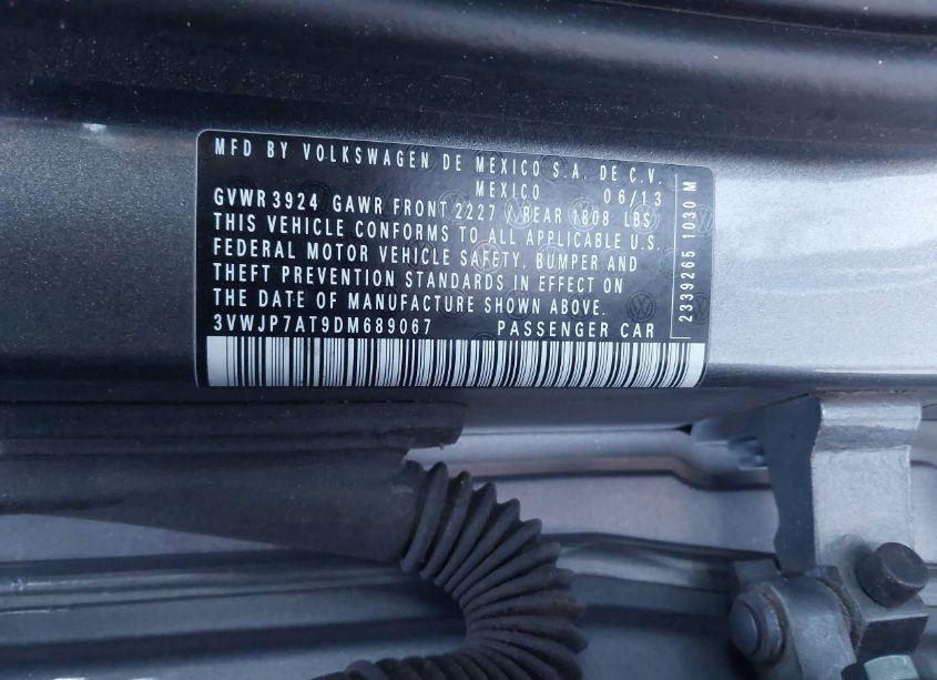 Photo 9 of 2013 Volkswagen Beetle 2.5L (VIN 3VWJP7AT9DM689067)