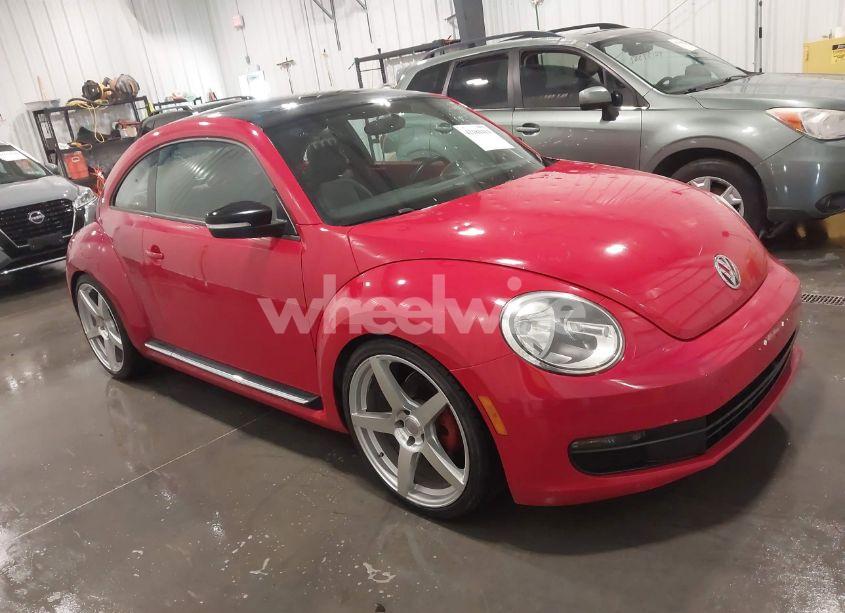 2013 Volkswagen Beetle 2.5L (VIN 3VWJP7ATXDM605953) main photo