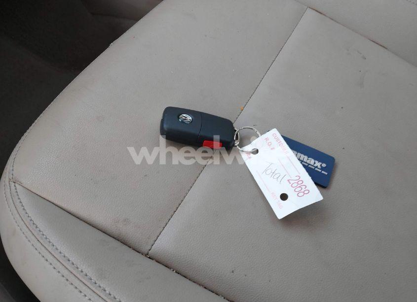 Photo 11 of 2014 Volkswagen Beetle 2.5L (VIN 3VWJP7ATXEM628666)