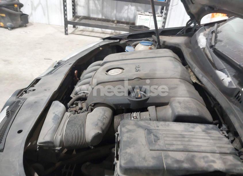 Photo 10 of 2010 Volkswagen Jetta S (VIN 3VWJX7AJ3AM060947)