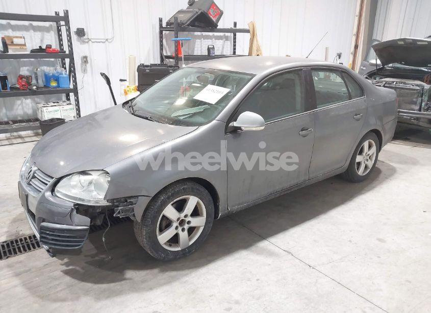Photo 2 of 2010 Volkswagen Jetta S (VIN 3VWJX7AJ3AM060947)