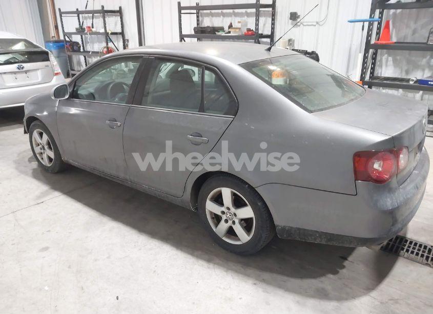 Photo 3 of 2010 Volkswagen Jetta S (VIN 3VWJX7AJ3AM060947)