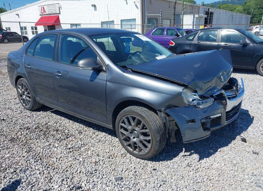 2010 Volkswagen Jetta S (VIN 3VWJX7AJ3AM080082) main photo