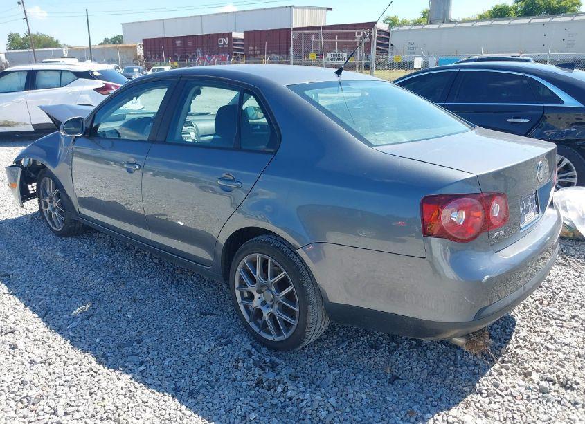 Photo 3 of 2010 Volkswagen Jetta S (VIN 3VWJX7AJ3AM080082)