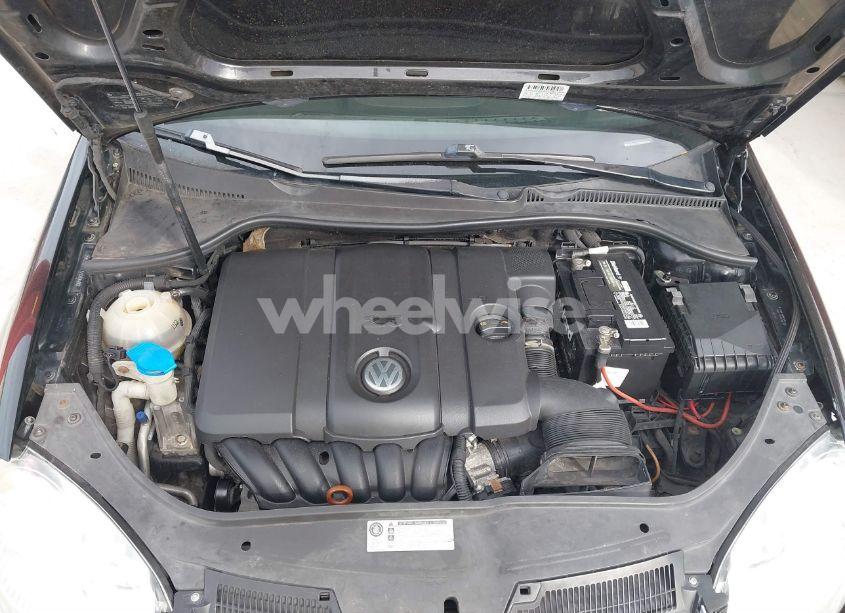 Photo 10 of 2010 Volkswagen Jetta S (VIN 3VWJX7AJ7AM069490)