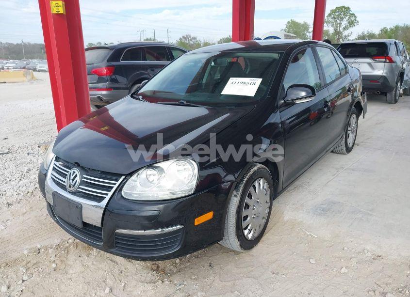 Photo 2 of 2010 Volkswagen Jetta S (VIN 3VWJX7AJ7AM069490)