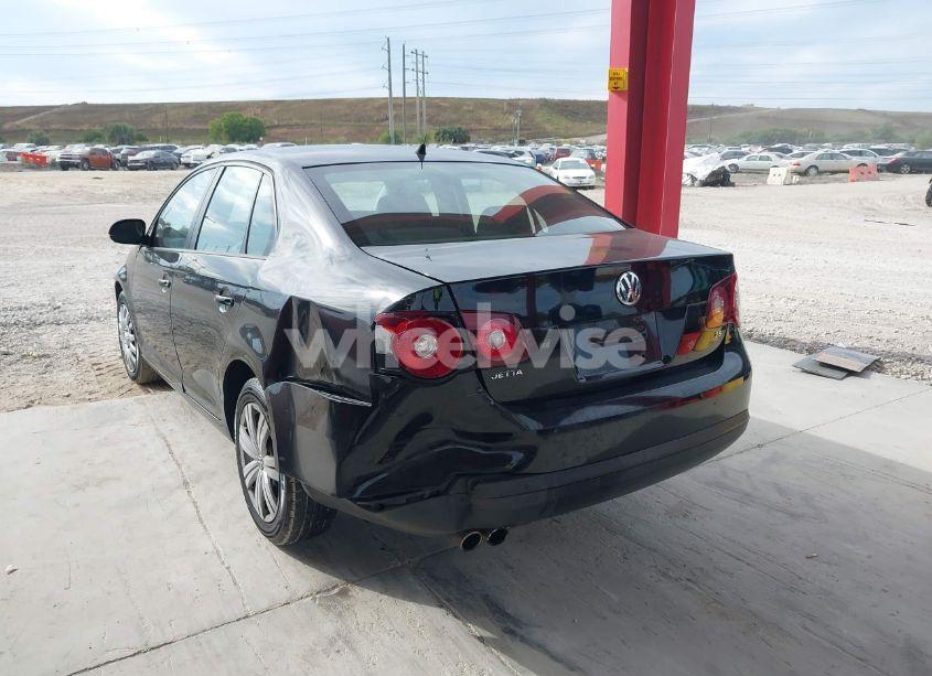 Photo 3 of 2010 Volkswagen Jetta S (VIN 3VWJX7AJ7AM069490)