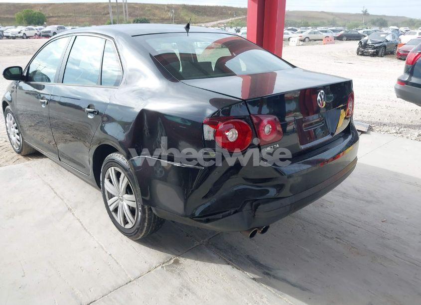 Photo 6 of 2010 Volkswagen Jetta S (VIN 3VWJX7AJ7AM069490)