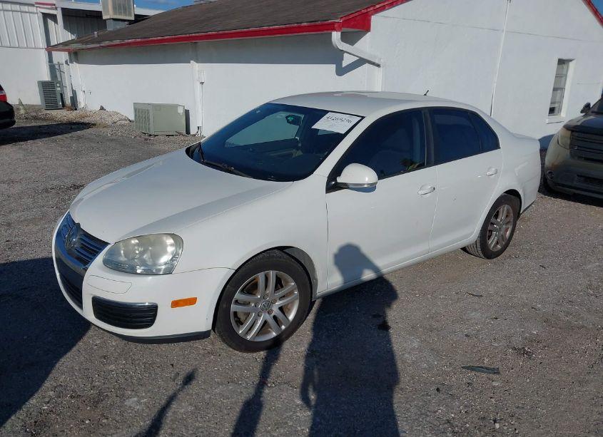 Photo 6 of 2010 Volkswagen Jetta S (VIN 3VWJX7AJ9AM024776)