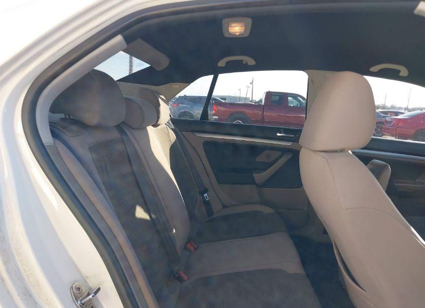 Photo 8 of 2010 Volkswagen Jetta S (VIN 3VWJX7AJ9AM024776)
