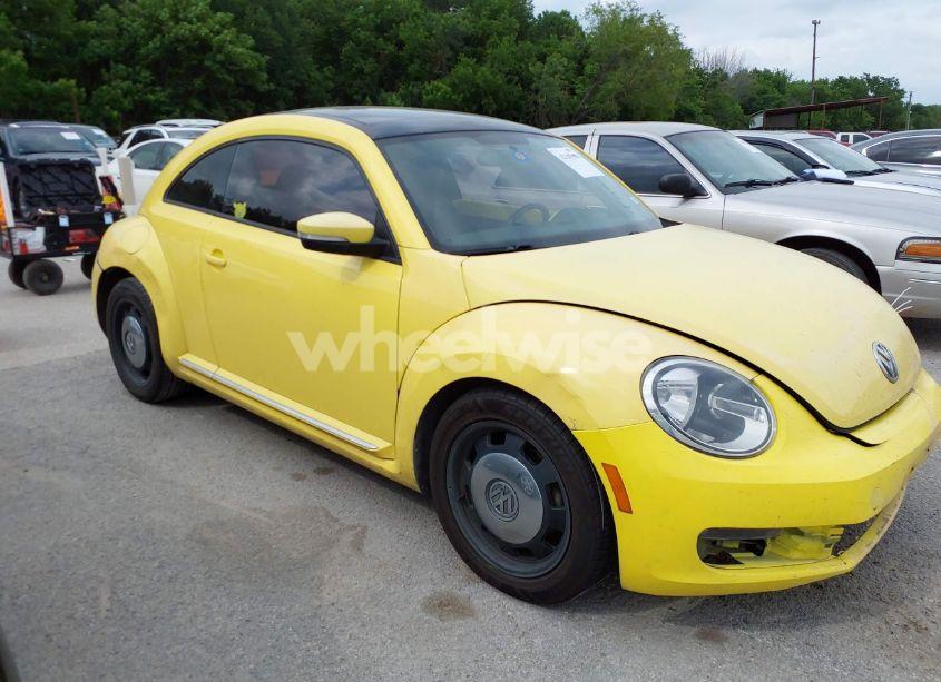 Photo 13 of 2013 Volkswagen Beetle 2.5L (VIN 3VWJX7AT2DM680808)