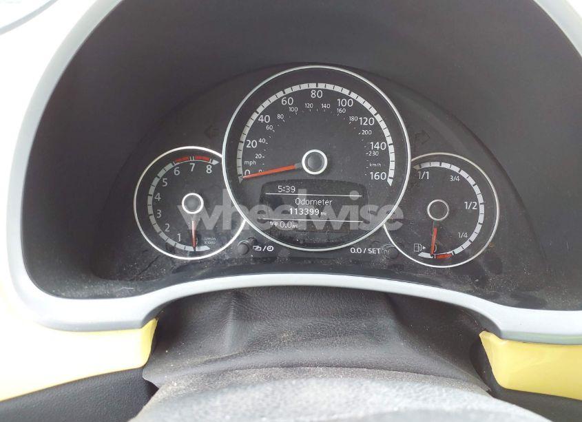 Photo 7 of 2013 Volkswagen Beetle 2.5L (VIN 3VWJX7AT2DM680808)