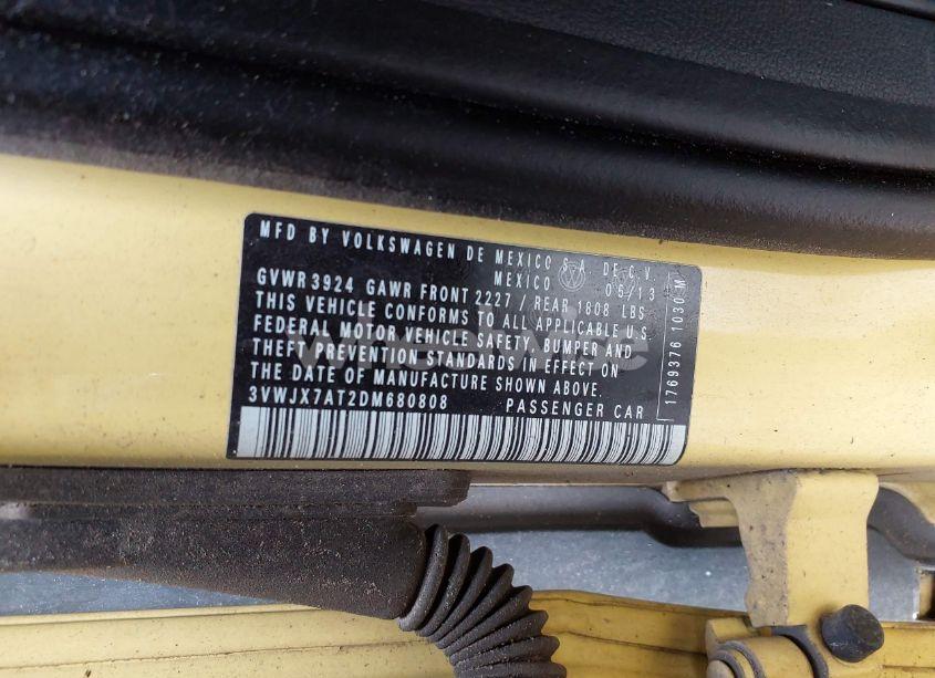 Photo 9 of 2013 Volkswagen Beetle 2.5L (VIN 3VWJX7AT2DM680808)