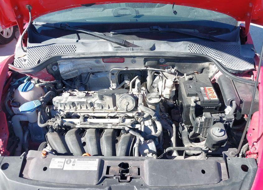 Photo 10 of 2013 Volkswagen Beetle 2.5L (VIN 3VWJX7AT3DM600321)