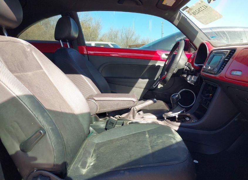 Photo 5 of 2013 Volkswagen Beetle 2.5L (VIN 3VWJX7AT3DM600321)