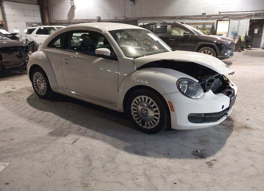 2014 Volkswagen Beetle 2.5L (VIN 3VWJX7AT3EM615967) main photo