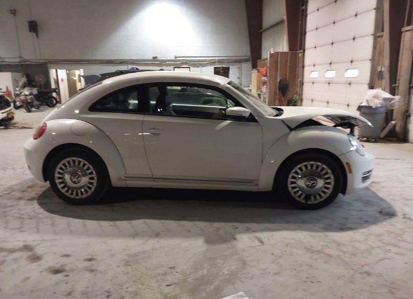Photo 13 of 2014 Volkswagen Beetle 2.5L (VIN 3VWJX7AT3EM615967)